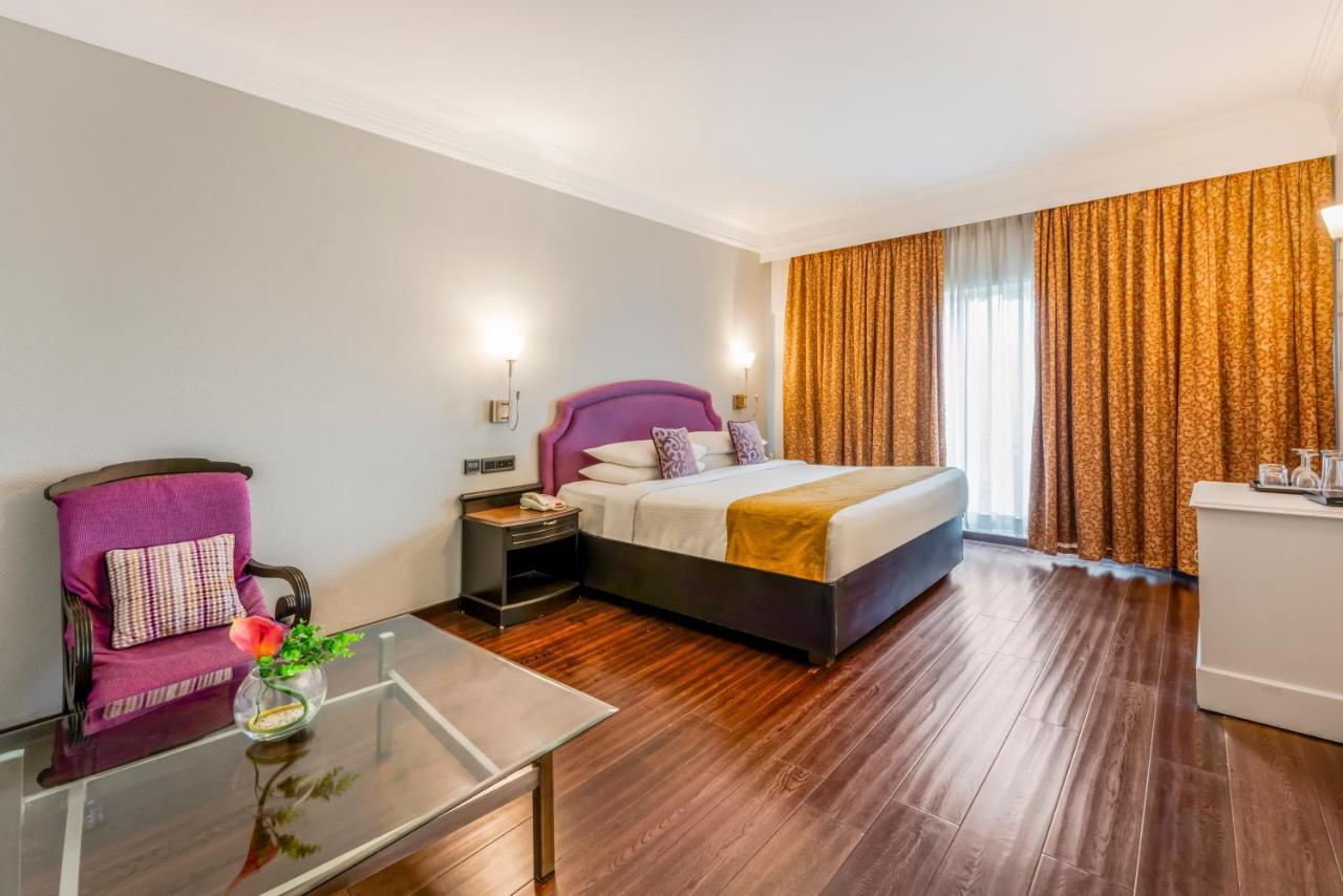 Hotel Royal Orchid Бангалор Экстерьер фото