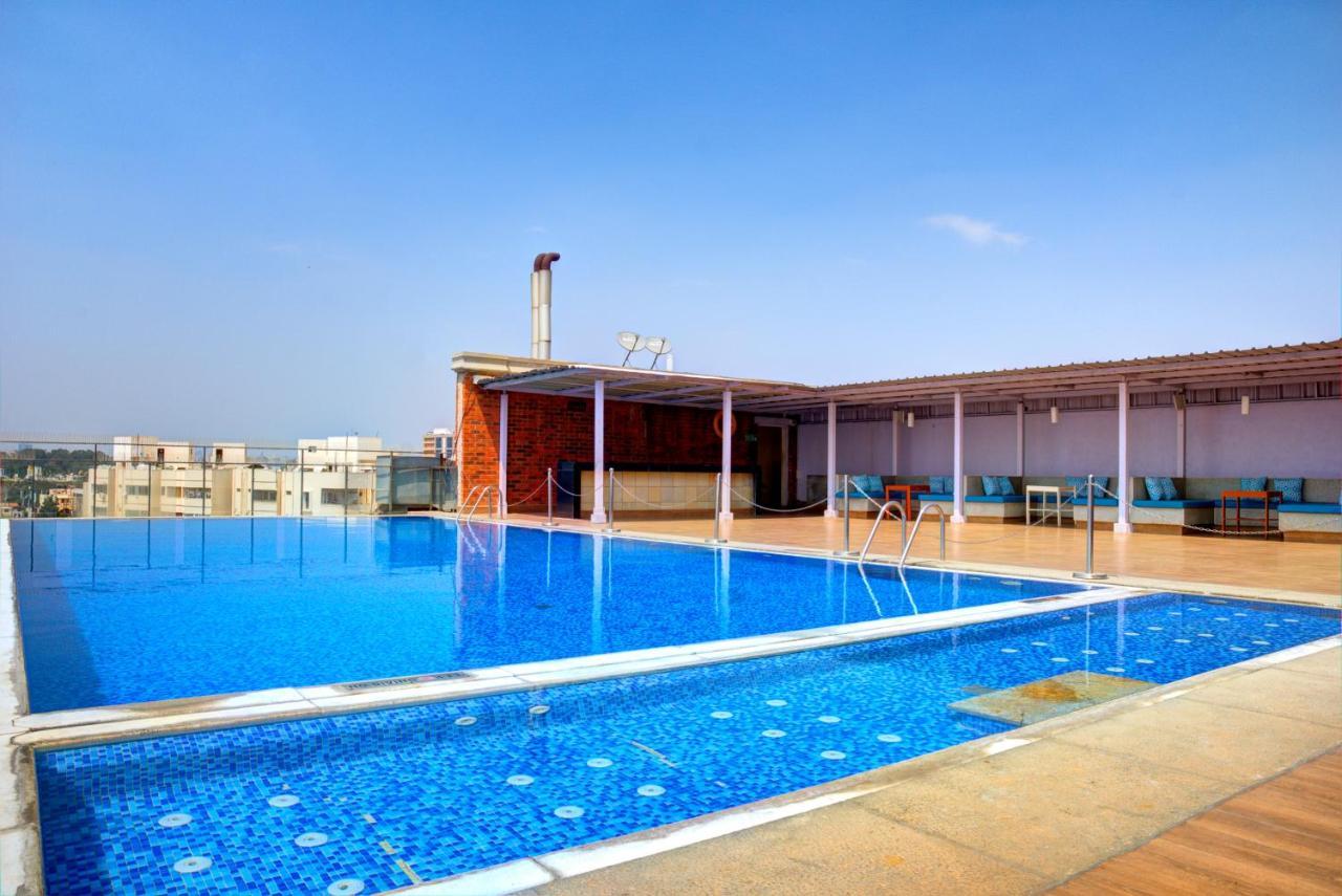 Hotel Royal Orchid Бангалор Экстерьер фото