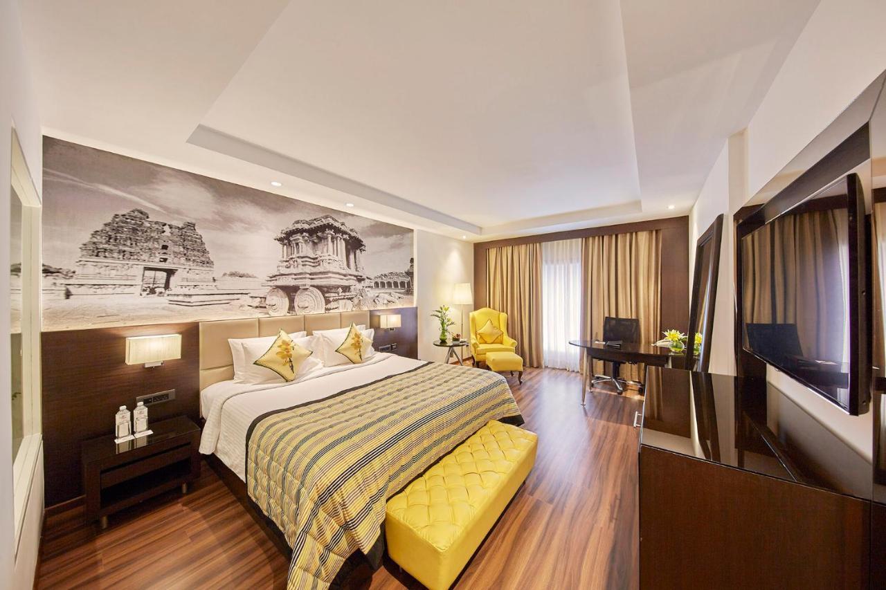 Hotel Royal Orchid Бангалор Экстерьер фото