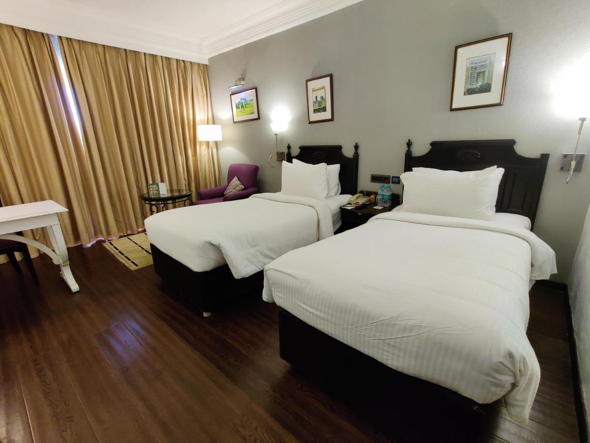 Hotel Royal Orchid Бангалор Экстерьер фото