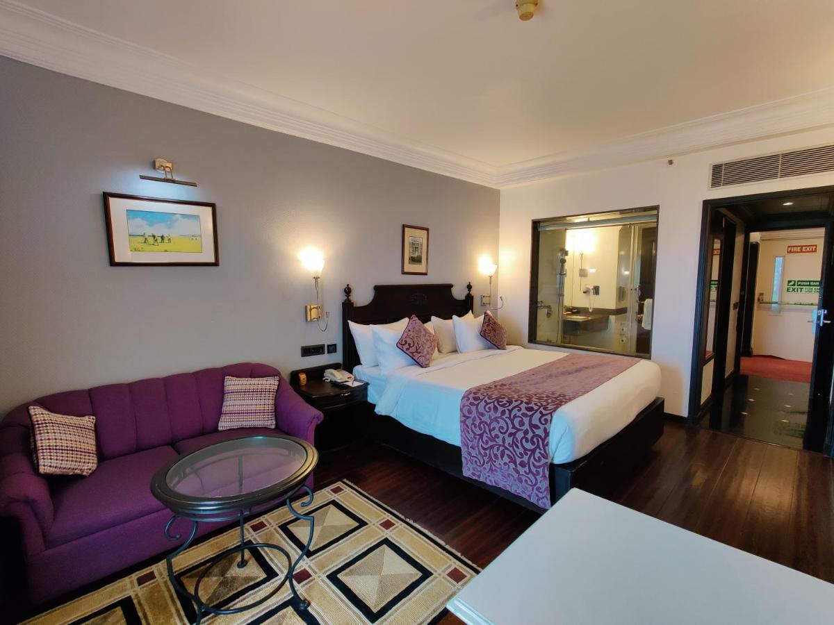 Hotel Royal Orchid Бангалор Экстерьер фото