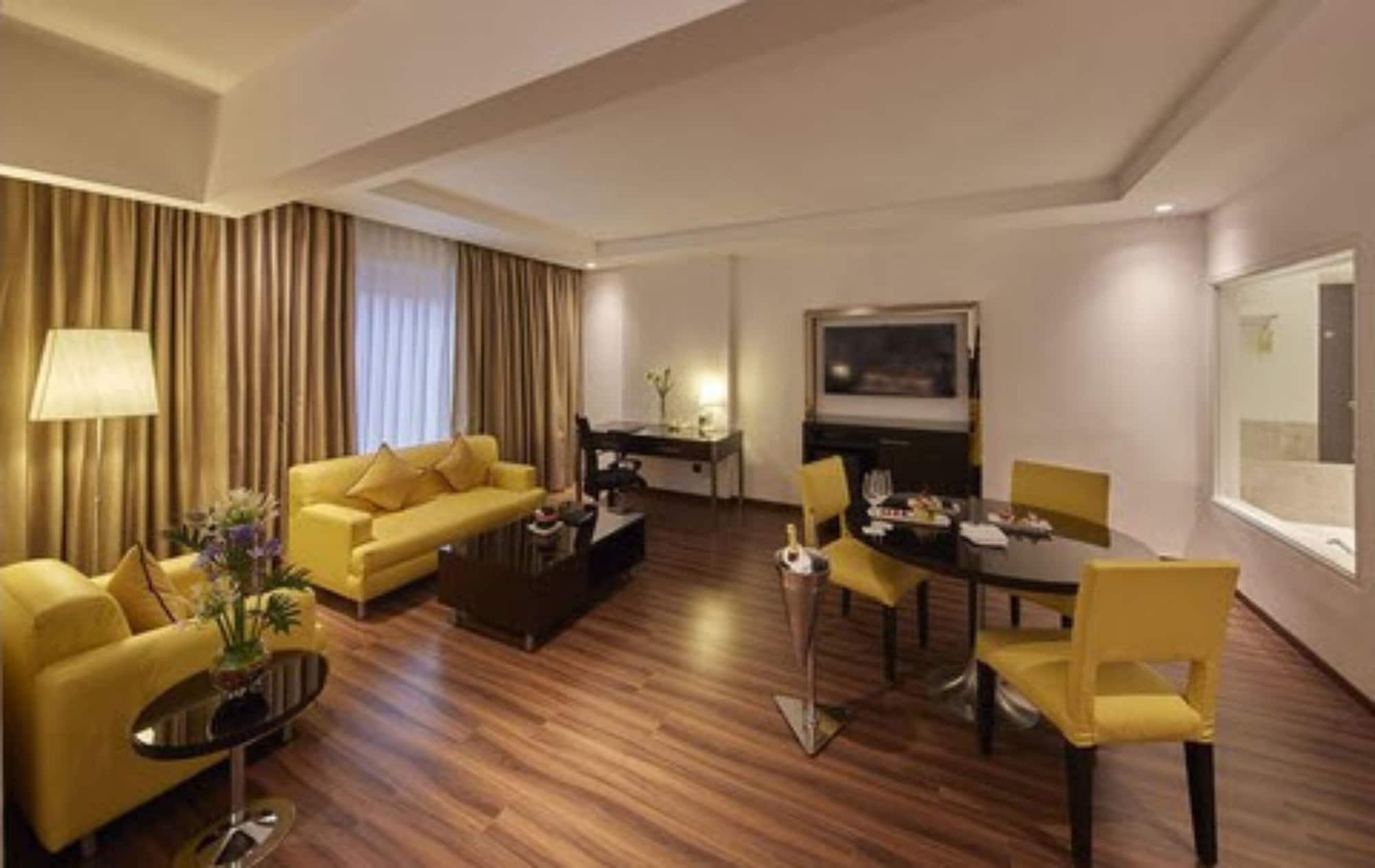 Hotel Royal Orchid Бангалор Экстерьер фото