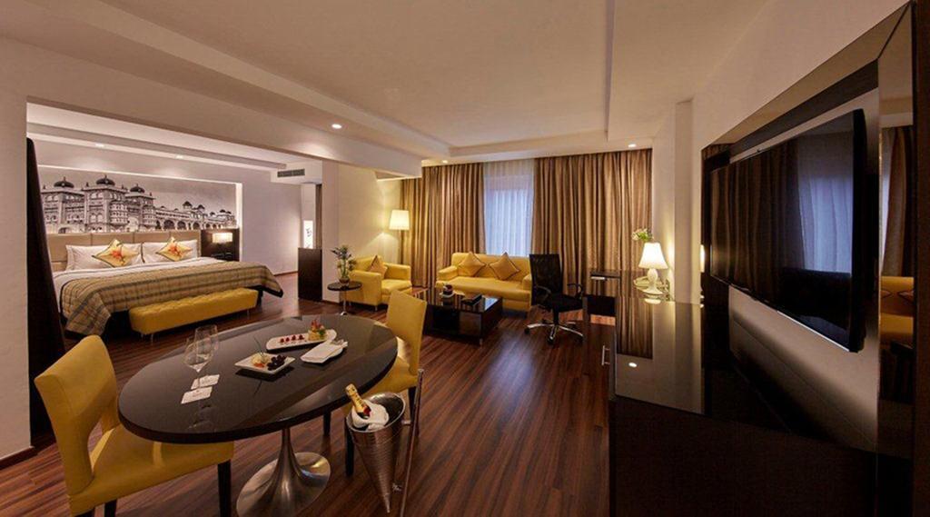 Hotel Royal Orchid Бангалор Экстерьер фото