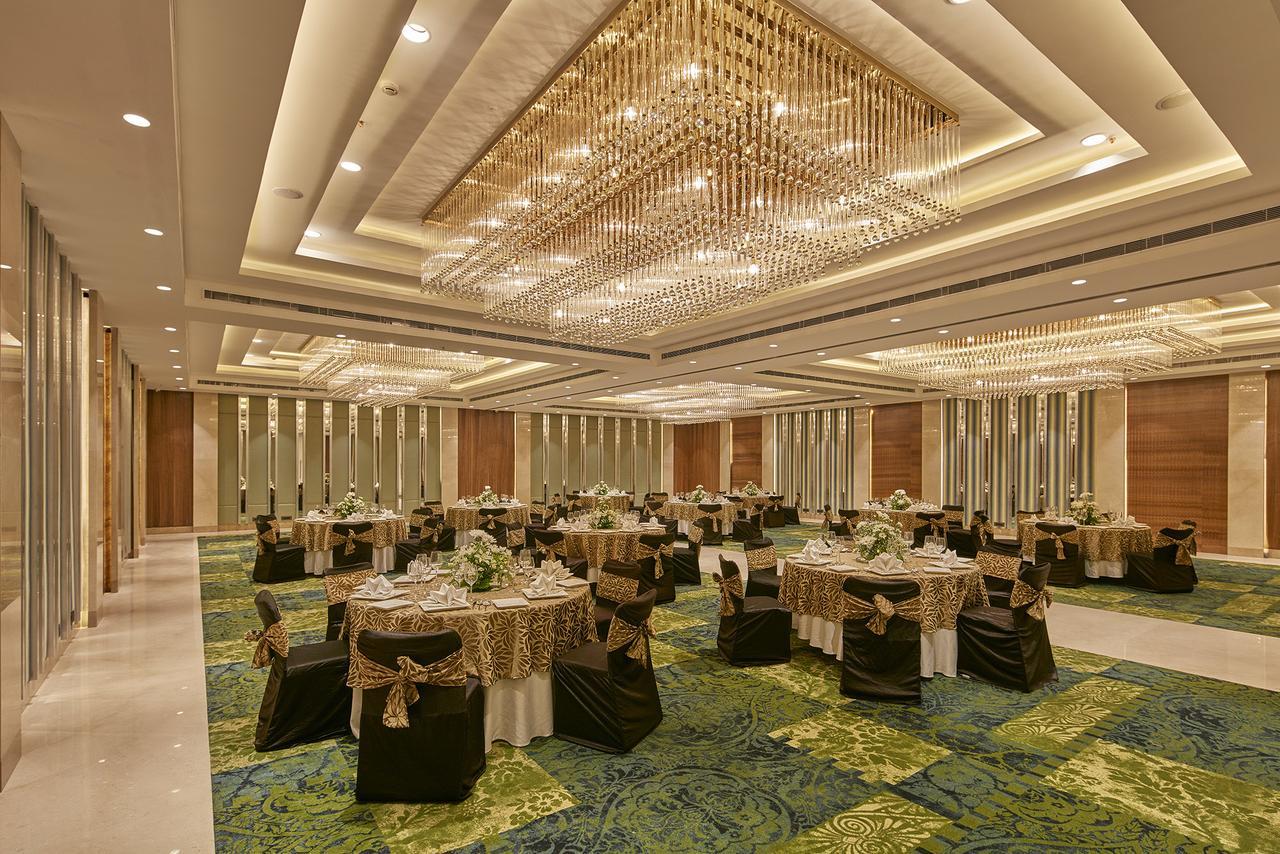Hotel Royal Orchid Бангалор Экстерьер фото